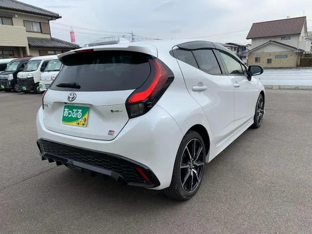 Toyota AQUA GR SPORT 2024 — миниатюра 2