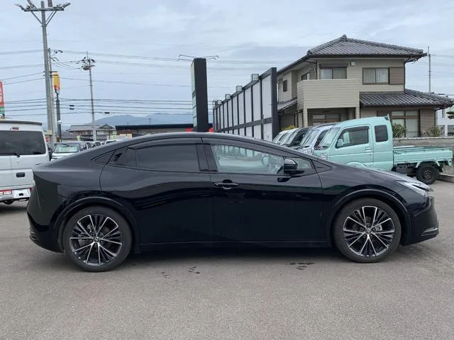 Toyota Prius Z 2025 — миниатюра 3