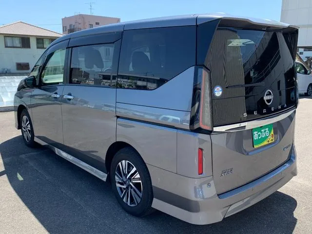 Nissan SERENA E-POWER HIGHWAY STAR V 2024 — миниатюра 3