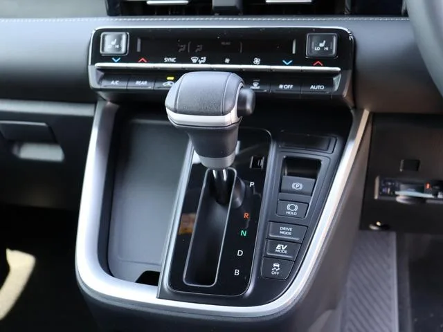 Toyota NOAH HYBRID S-Z 2025 — миниатюра 3