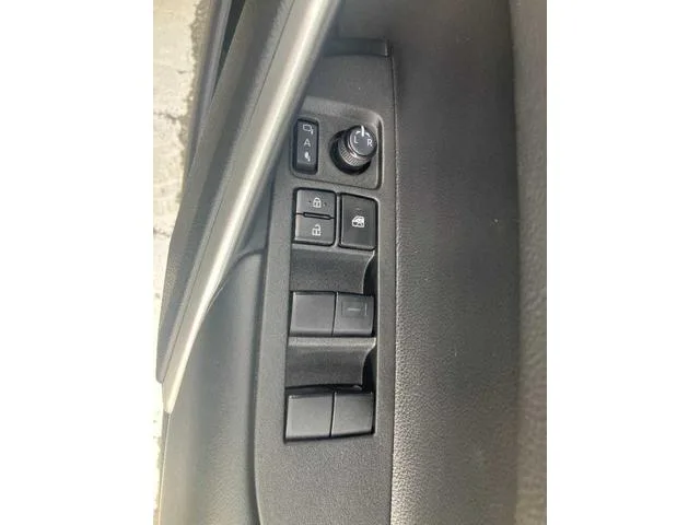 Toyota CorollaCross HYBRID Z 2024 — миниатюра 3