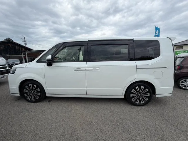 Honda STEPWAGON E:HEV SPADA PREMIUM LINE 2023 — миниатюра 3