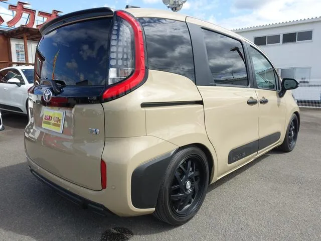 Toyota SIENTA HYBRID Z 2024 — миниатюра 2