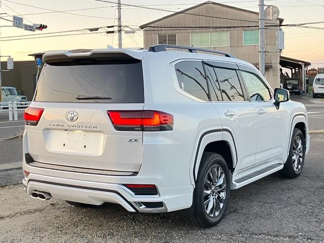 Toyota LAND CRUISER ZX 2024 — миниатюра 3