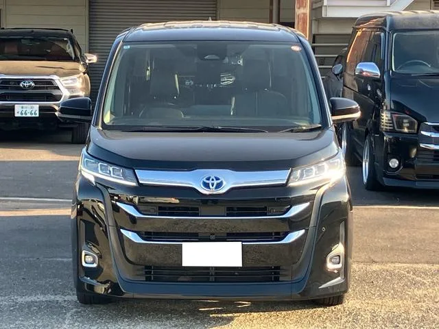 Toyota NOAH HYBRID Z 2022 — миниатюра 2