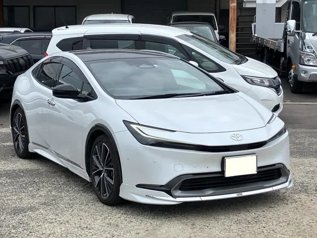 Toyota Prius Z 2023 — миниатюра 2