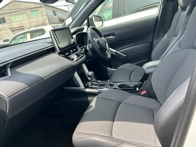 Toyota CorollaCross Z 2023 — миниатюра 5
