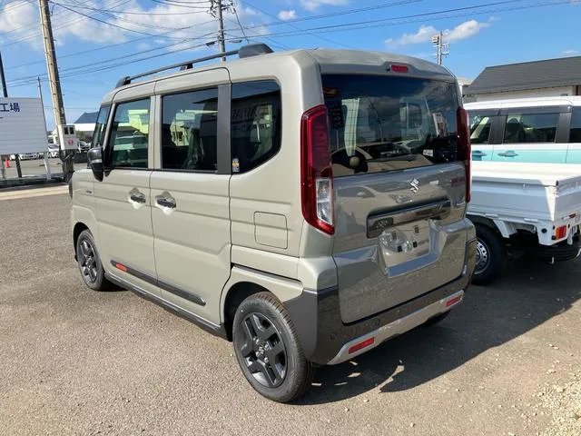 Suzuki SPACIA GEAR HYBRID XZ 2025 — миниатюра 3