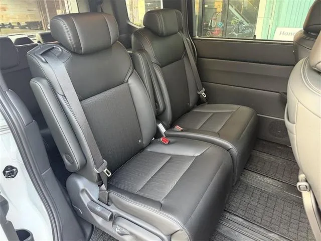 Honda STEPWAGON E:HEV SPADA 2025 — миниатюра 2