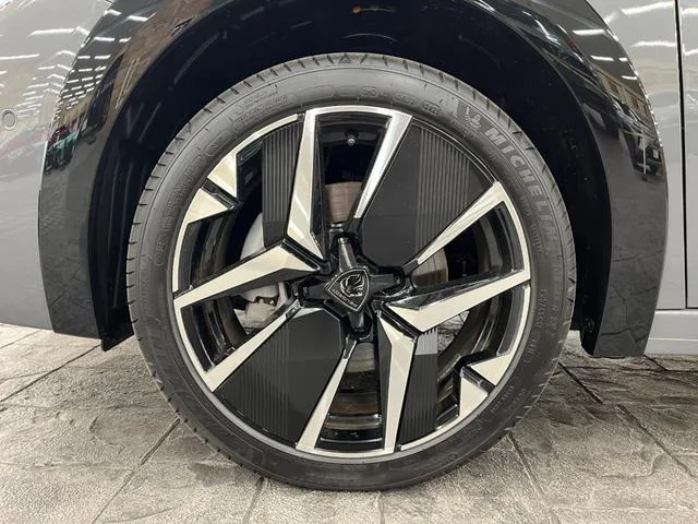 Peugeot 208 GT 2025 — миниатюра 2