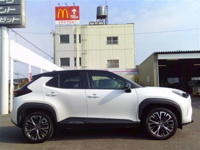 Toyota YARIS CROSS HYBRID Z 2024 — миниатюра 2