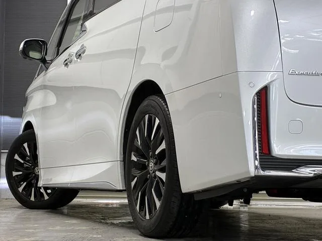 Toyota VELLFIRE HYBRID EXECUTIVE LOUNGE 2024 — миниатюра 3