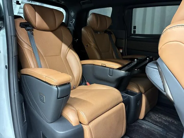 Toyota VELLFIRE HYBRID EXECUTIVE LOUNGE 2024 — миниатюра 4