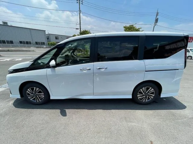 Nissan SERENA HIGHWAY STAR V 2025 — миниатюра 3