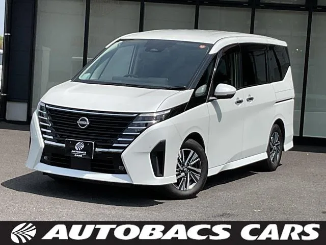 Nissan SERENA E-POWER HIGHWAY STAR V 2023 — фото 1, купить с доставкой в Москву