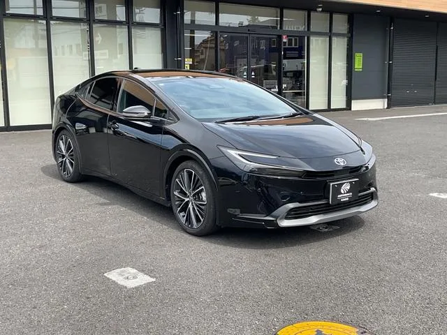 Toyota Prius Z 2024 — миниатюра 2