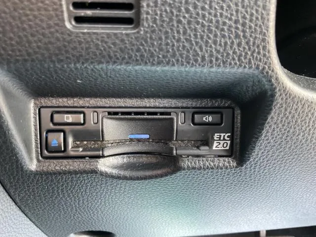 Toyota NOAH HYBRID S-Z 2023 — миниатюра 3