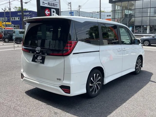 Toyota NOAH HYBRID S-Z 2023 — миниатюра 5