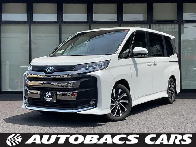 Toyota NOAH HYBRID S-Z 2023 — фото 1, купить с доставкой в Москву