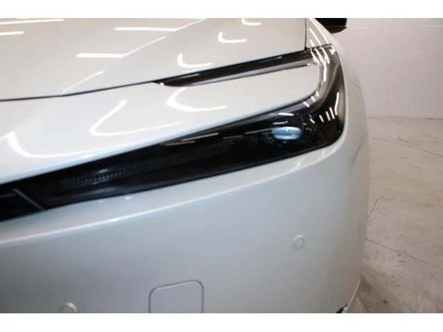 Toyota Prius Z 2023 — миниатюра 4