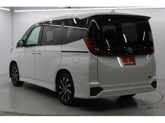 Toyota NOAH HYBRID S-Z 2022 — миниатюра 4