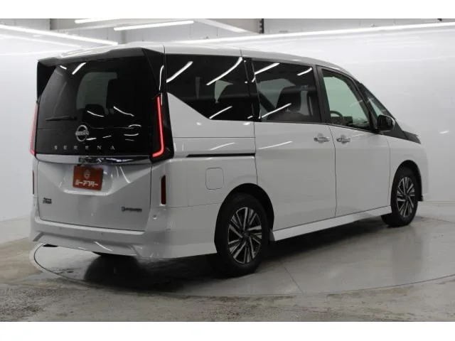 Nissan SERENA E-POWER HIGHWAY STAR V 2024 — миниатюра 4
