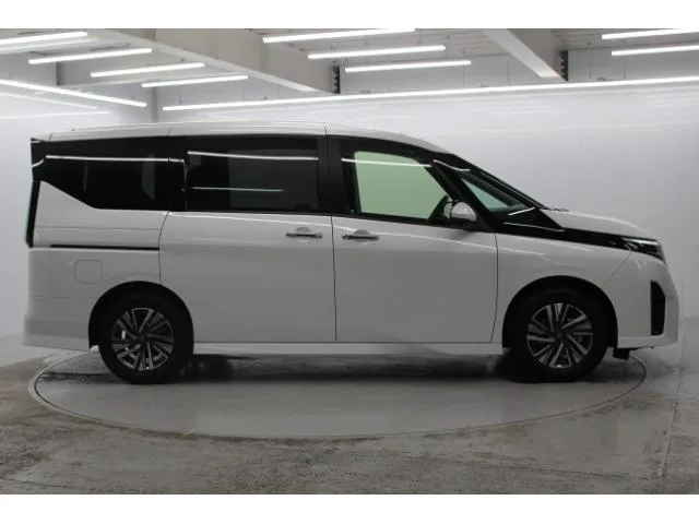 Nissan SERENA E-POWER HIGHWAY STAR V 2024 — миниатюра 3