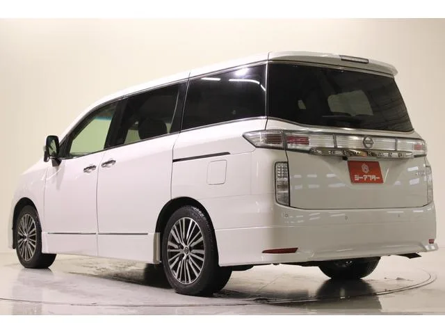 Nissan ELGRAND 250HIGHWAY STAR S 2023 — миниатюра 4