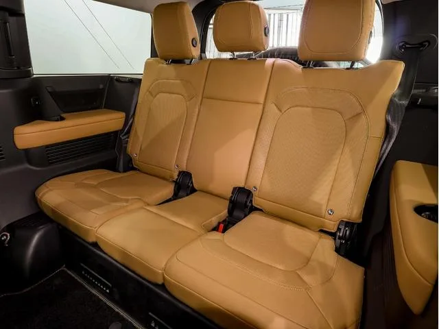 Land Rover Defender 130FIRST EDITION D300 2022 — миниатюра 5