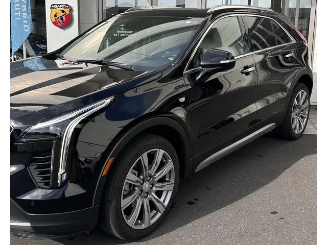 Cadillac CADILLAC XT4 PLATINUM 2023 — миниатюра 3