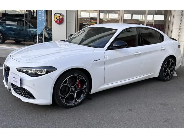 Alfa Romeo GIULIA VELOCE 2024 — миниатюра 3
