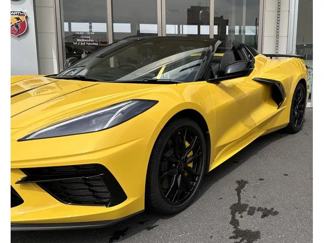 Chevrolet CHEVROLET CORVETTE YELLOW JACKET EDITION 2025 — миниатюра 3
