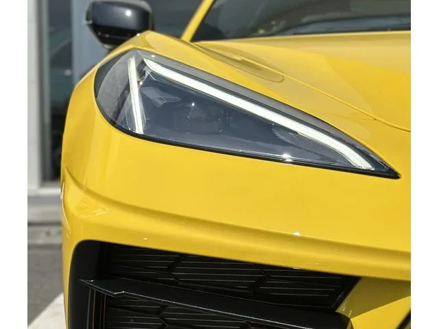 Chevrolet CHEVROLET CORVETTE YELLOW JACKET EDITION 2025 — миниатюра 2