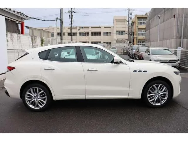 Maserati LEVANTE GT HYBRID 2022 — миниатюра 2