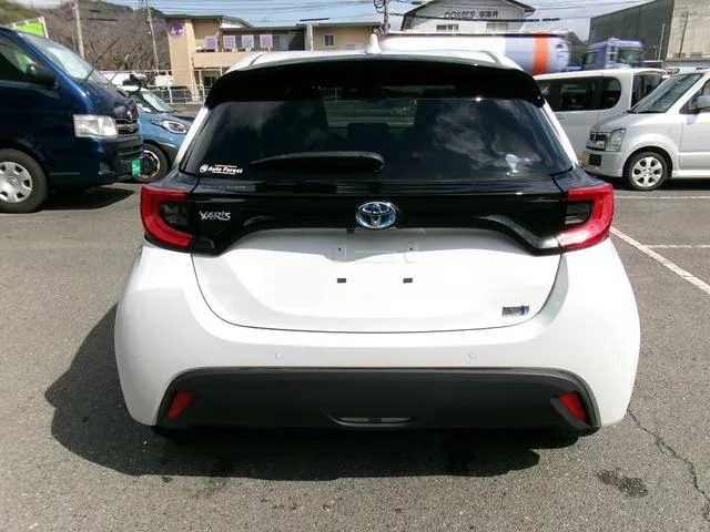Toyota Yaris HYBRID Z 2023 — миниатюра 2