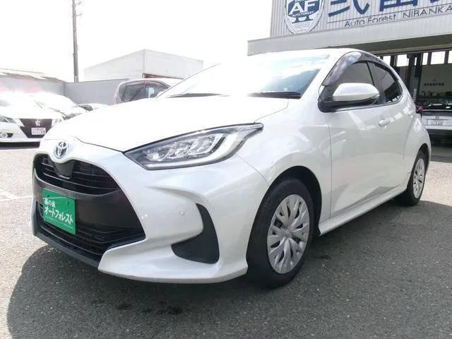 Toyota Yaris HYBRID Z 2023 — фото 1, купить с доставкой в Москву