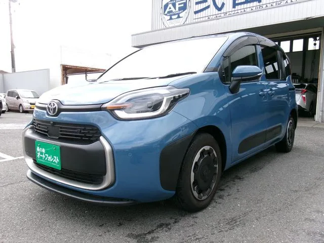Toyota SIENTA Z 2022 — фото 1, купить с доставкой в Москву