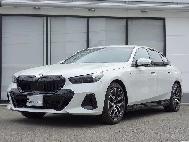 BMW 5 Series 523D X DRIVE M-SPORT 2025 — фото 1, купить с доставкой в Москву