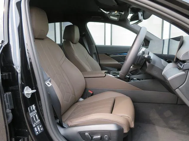 BMW 5 SERIES 523D X DRIVE M-SPORT 2025 — миниатюра 3