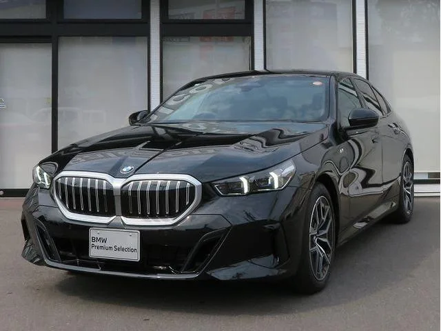 BMW 5 SERIES 523D X DRIVE M-SPORT 2025 — фото 1, купить с доставкой в Москву