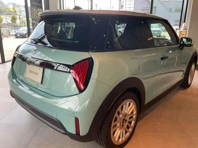 MINI MINI COOPER S FAVOURED TRIM 2024 — миниатюра 2