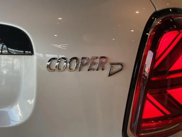 MINI MINI COOPER D CROSSOVER FIRST PACKAGE CLASSIC TRIM 2023 — миниатюра 5
