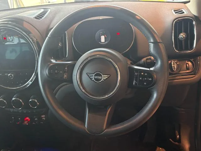 MINI MINI COOPER D CROSSOVER CLASSIC TRIM 2022 — миниатюра 3