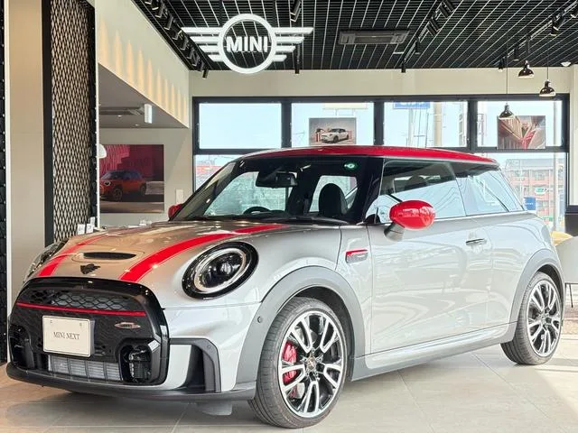 MINI MINI JOHN COOPER WORKS PREMIUM PLUS PACKAGE JOHN COOPER WORKS TRIM 2023 — фото 1, купить с доставкой в Москву