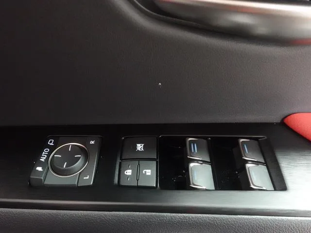 Lexus UX UX250H F SPORT 2023 — миниатюра 4