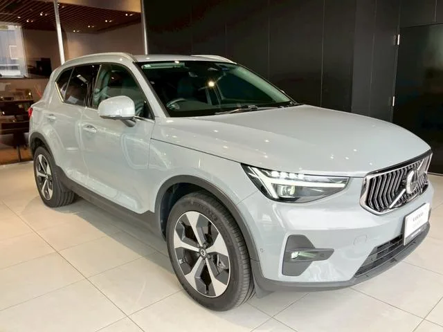 Volvo XC40 ULTRA B4 AWD 2024 — миниатюра 4