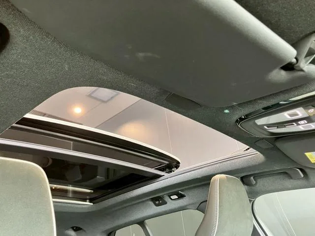 Volvo XC40 Recharge RECHARGE ULTIMATE TWIN MOTOR 2023 — миниатюра 2