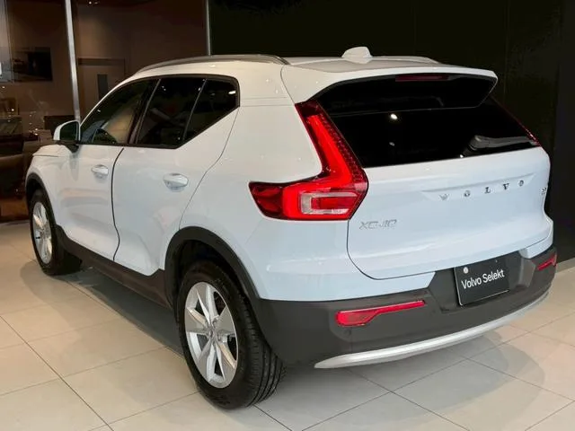 Volvo XC40 PLUS B3 2025 — миниатюра 3