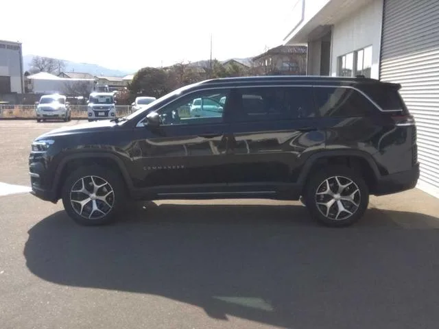 Chrysler Jeep JEEP COMMANDER LIMITED 2023 — миниатюра 2
