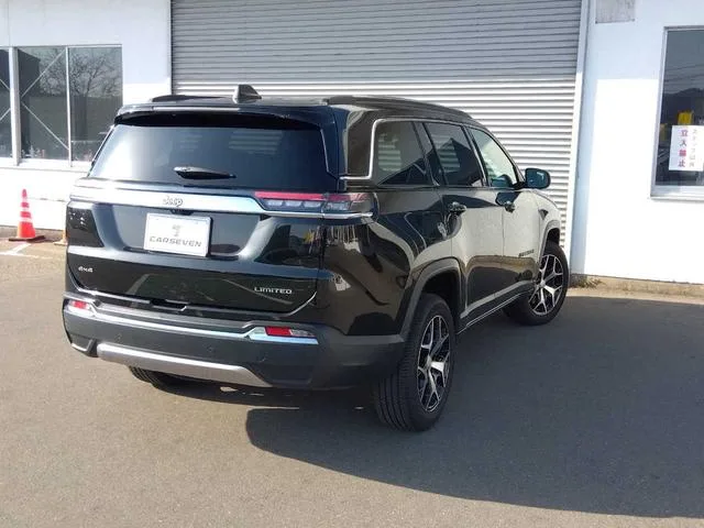Chrysler Jeep JEEP COMMANDER LIMITED 2023 — миниатюра 3